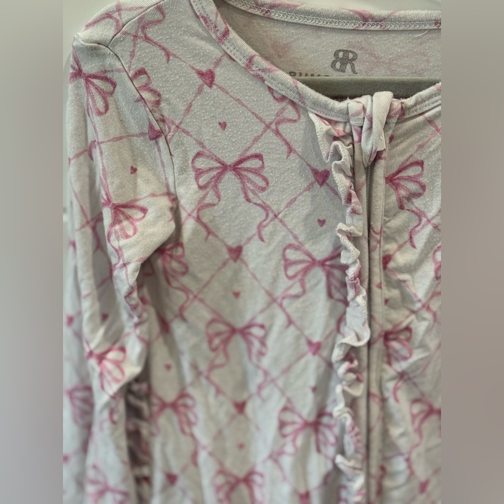 Bums and Roses GUC Two Way Zip Bow and hearts ruffled butt footie 2T